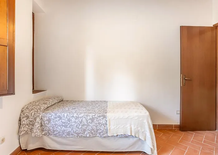 Apartment Guesthost - Cozy With Parking In *