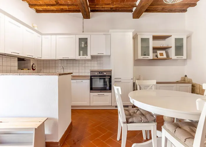 Apartment Guesthost - Cozy With Parking In